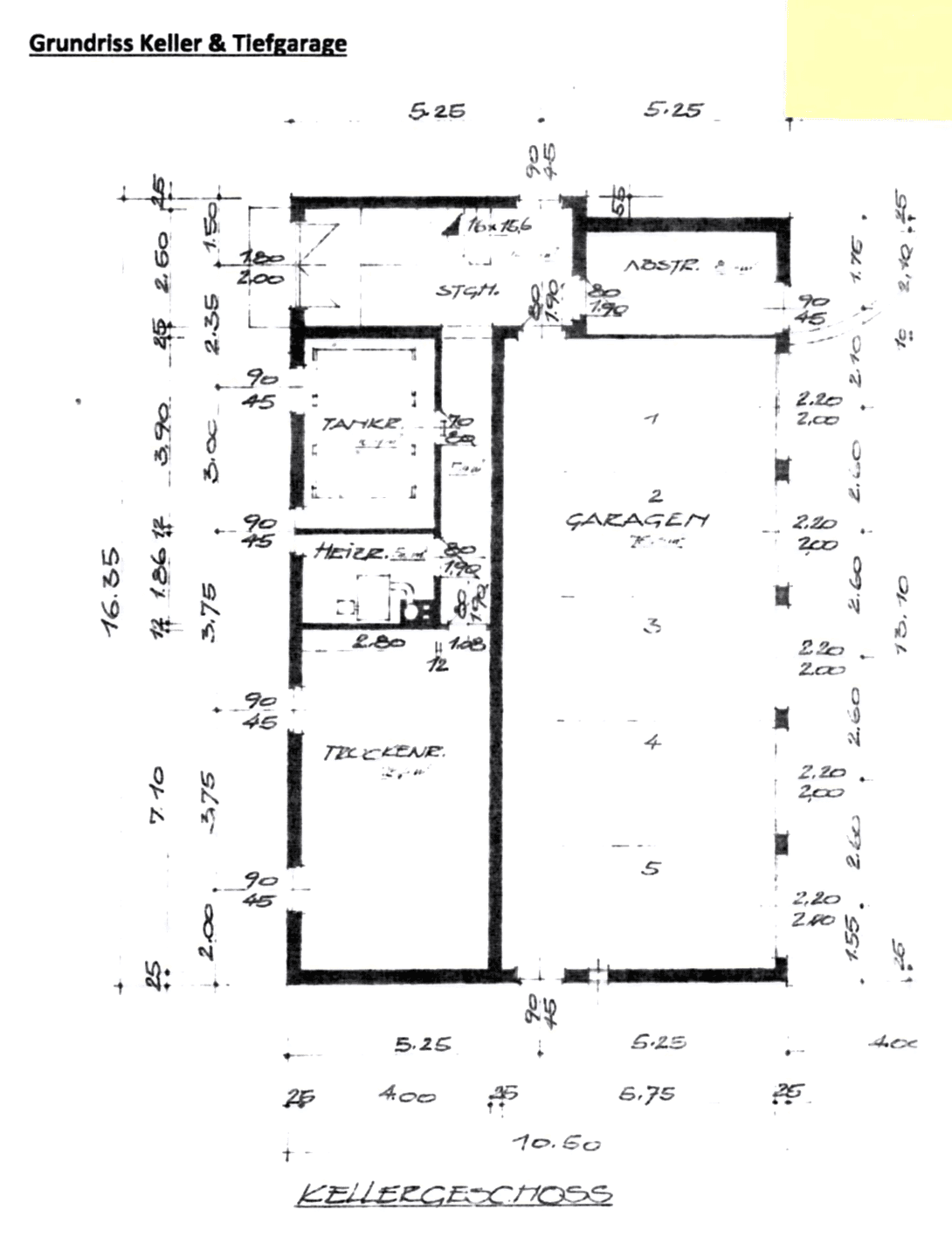 Grundriss des Kellers und der Tiefgarage mit Abstellräumen und Heizraum.