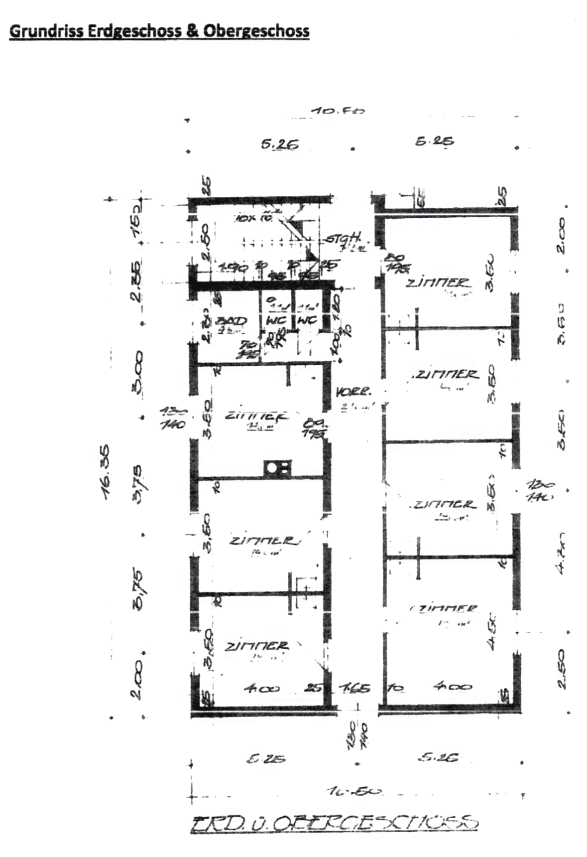 Grundriss des Erd- und Obergeschosses mit mehreren Zimmern und Bädern.