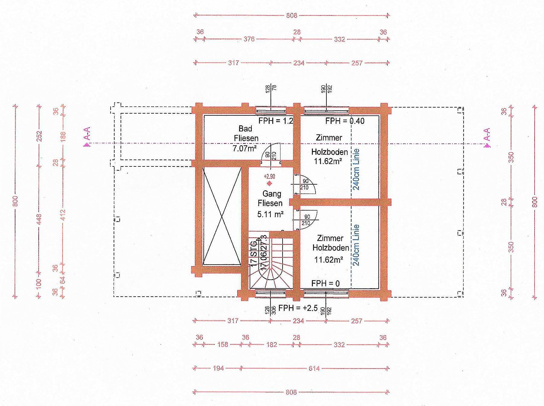 Grundriss des Obergeschosses mit zwei Zimmern, Bad und Gangbereich unter Dachschrägen.