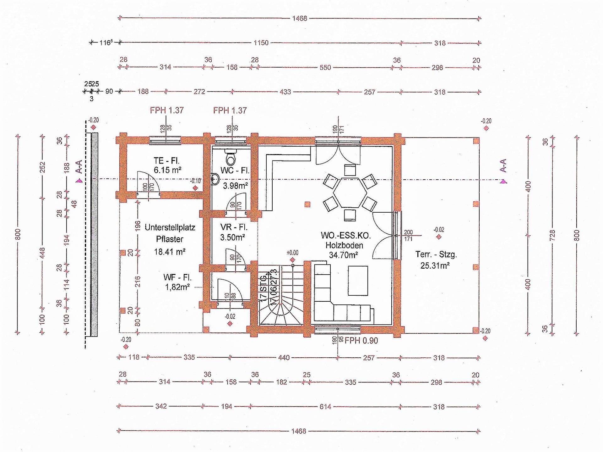 Grundriss des Erdgeschosses mit offenem Wohn-Essbereich, Küche, WC und Terrasse.