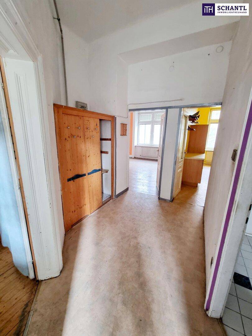 Bring Ideen mit. Der Rest ist da! Tolle Familienwohnung/WG - Selbst Gestalten! Sanierungsbedürftige Altbauwohnung! U-Bahn ums Eck + Traumhaft renoviertes Altbauhaus + Optimalste Infrastruktur und Anbindung! – pohled 3
