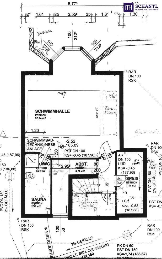 Grundriss des Untergeschosses mit Schwimmhalle, Sauna und Technikraum.