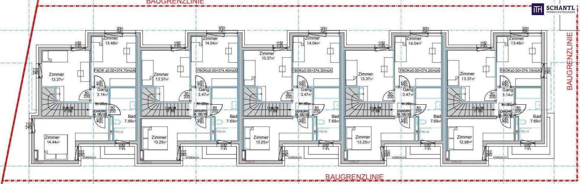 Obergeschoss-Grundrissplan einer Reihe von Wohneinheiten mit mehreren Schlafzimmern und Bädern.