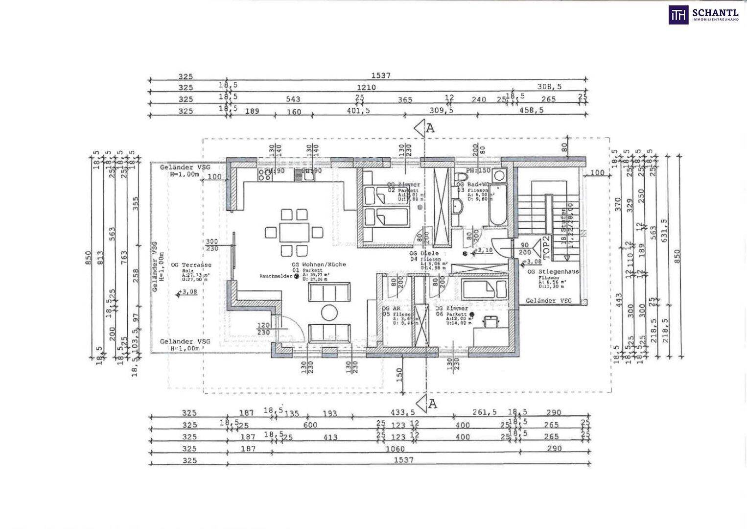 Detaillierter Grundrissplan mit Raumaufteilung, Abmessungen und Treppenhaus.