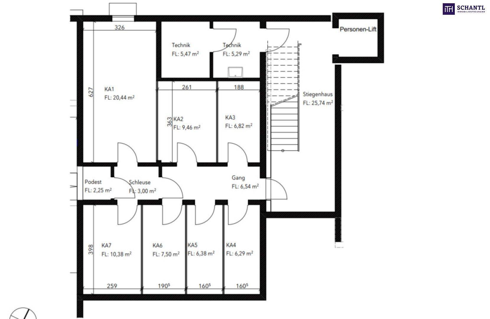 Grundriss des Kellergeschosses mit Abstellräumen, Technikräumen und Personenlift.