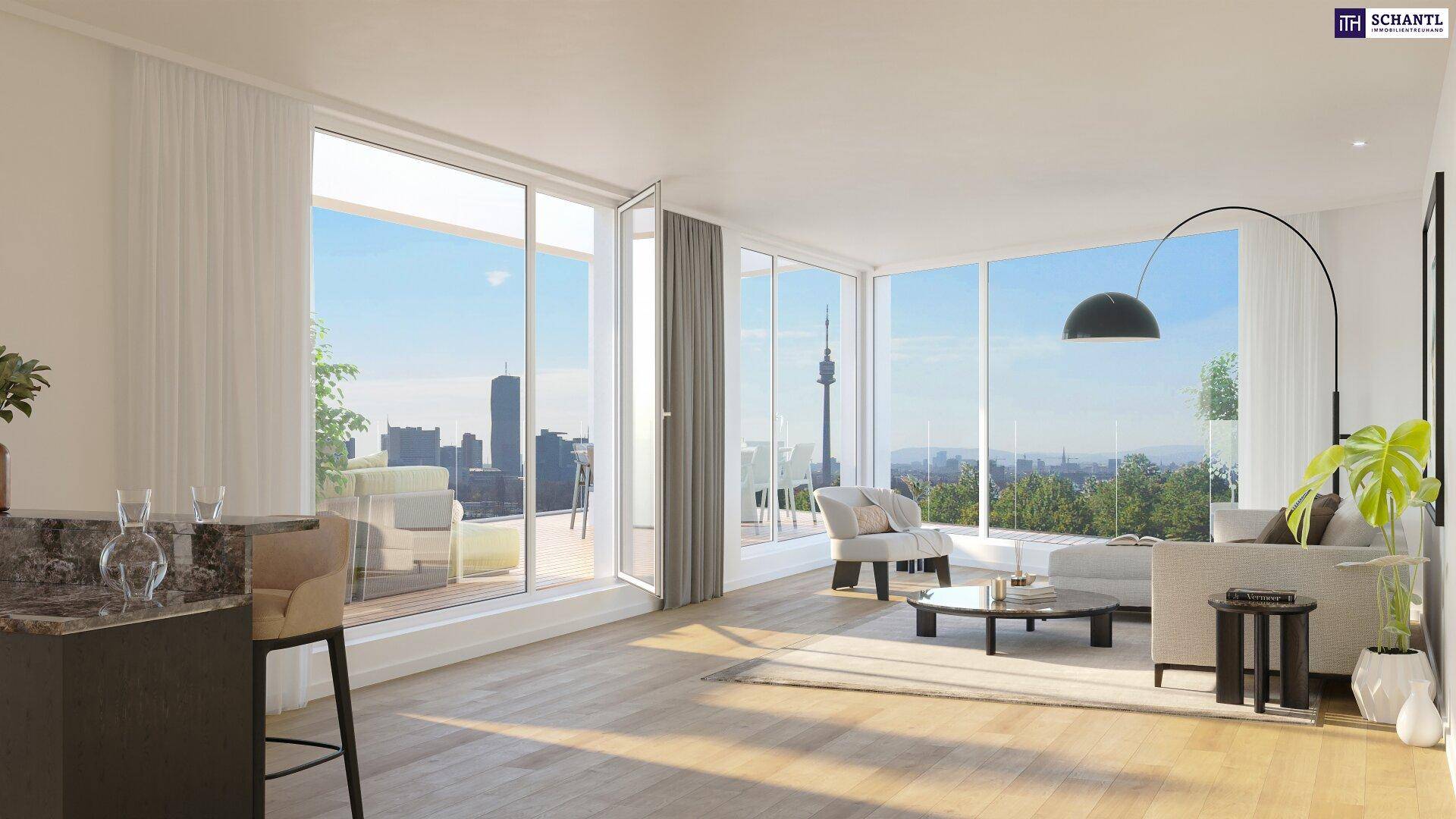 Helles Wohnzimmer mit großen Fenstern, Holzboden und Panoramablick auf die Stadt.
