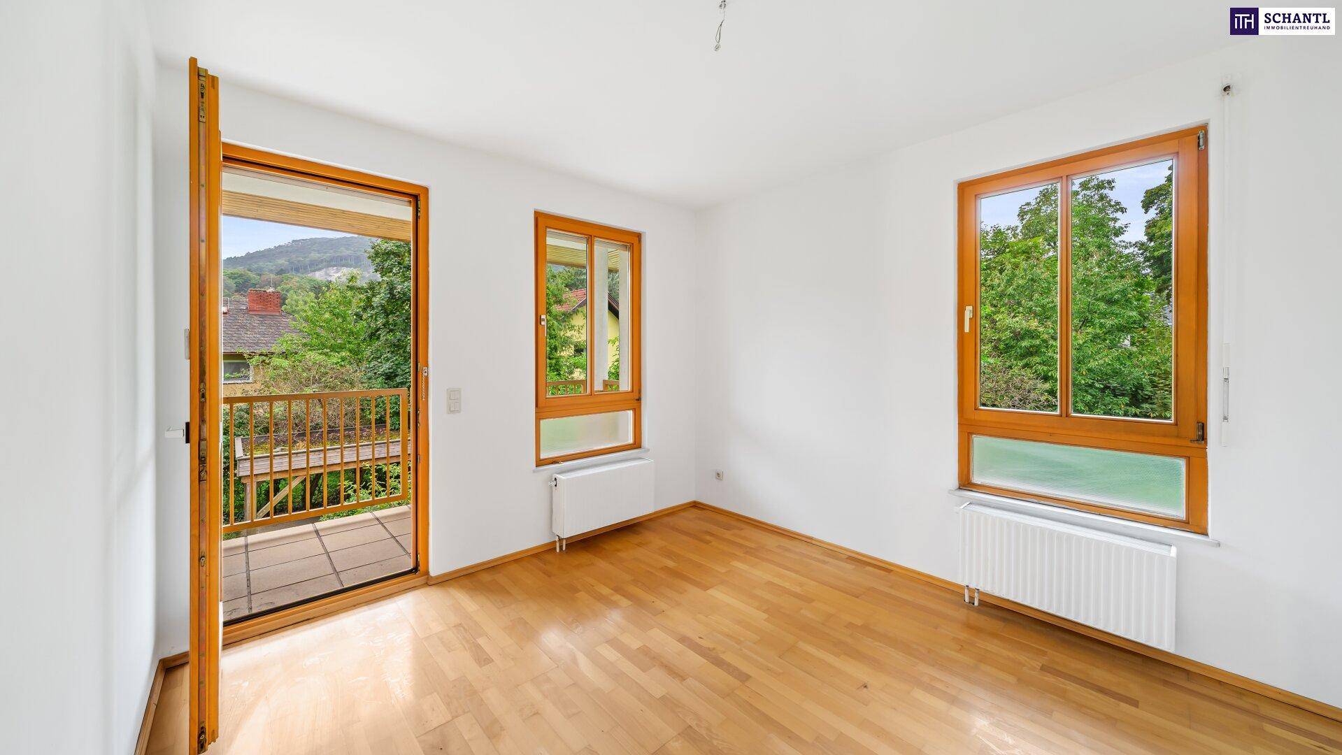 Zimmer 1, Zugnag zum Balkon, 1.Obergeschoss