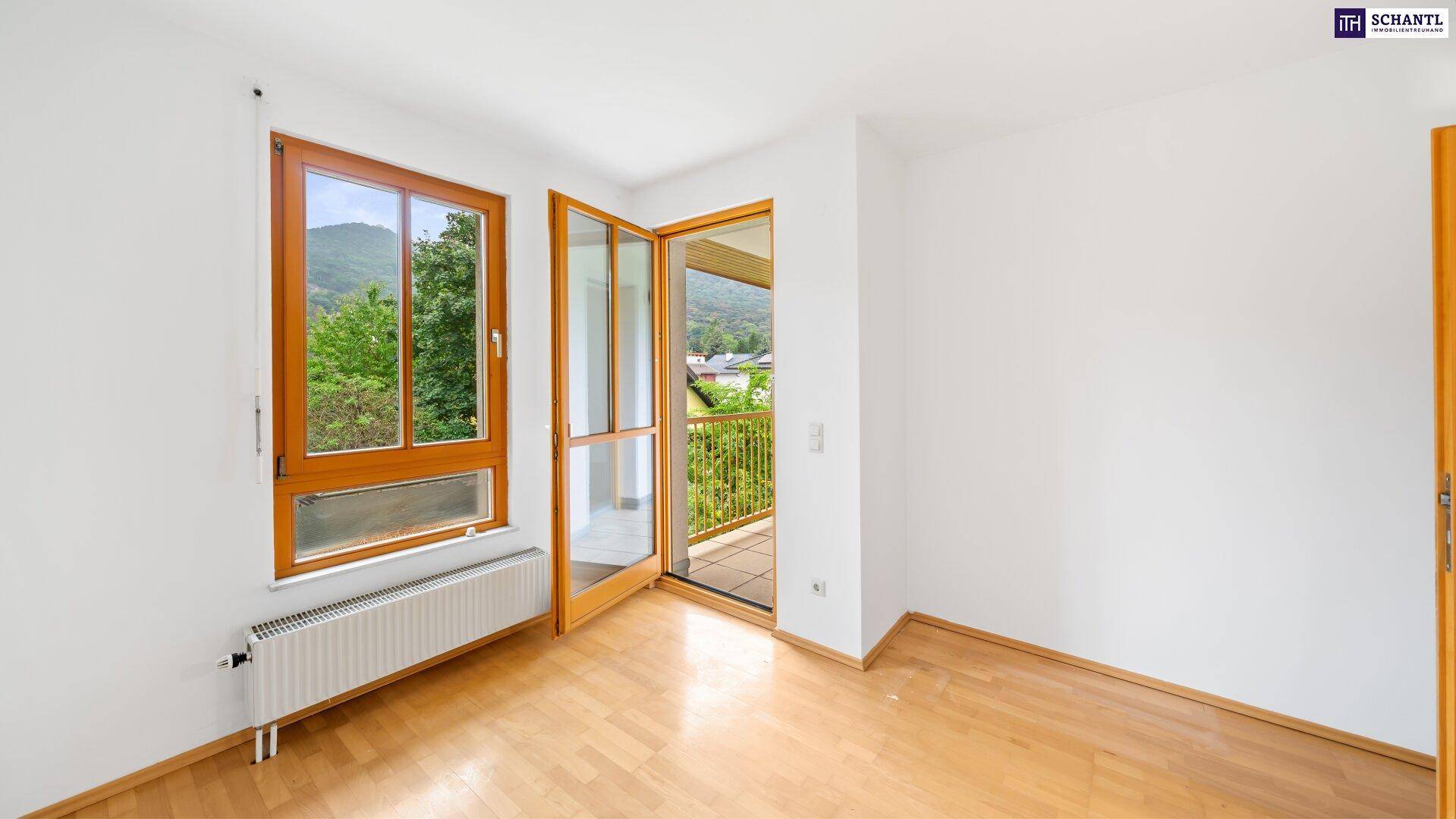 Zimmer 3, Zugang zum Balkon, 1.Obergeschoss