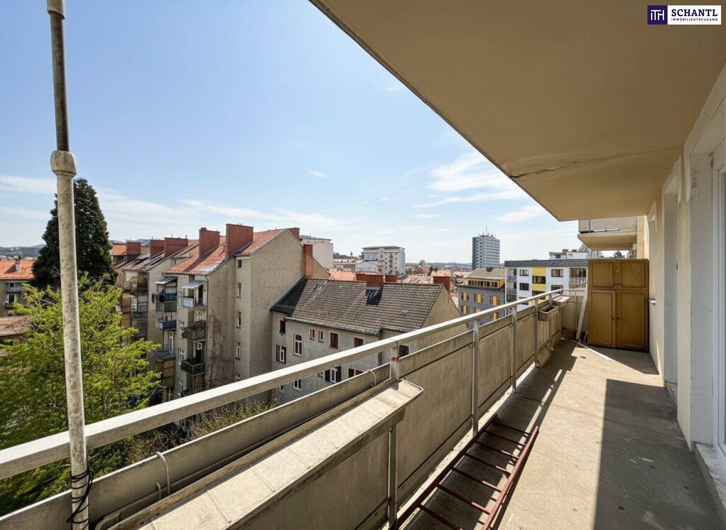 Großzügige 4-Zimmer Wohnung mit 2 Balkonen + Parkplatz und viel Potenzial – 98 m² in Graz - sanierungsbedürftig! - Mehr