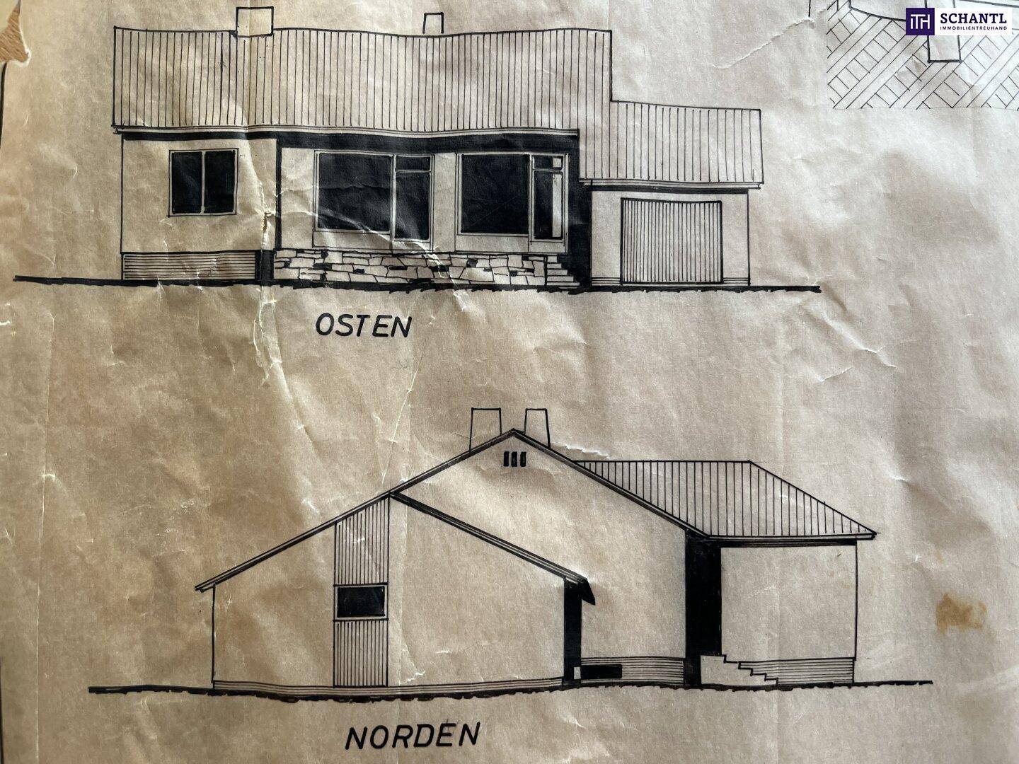 Ansichten des Hauses von Osten und Norden mit Dachformen.