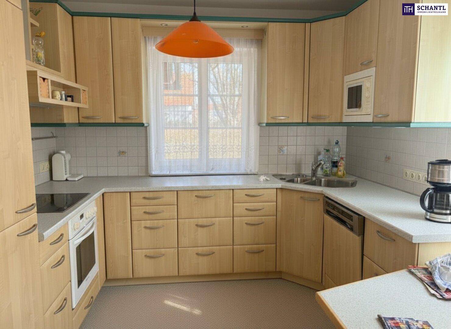 SONNENLAGE - Neuwertiges ca. 160 m² großes Traumhaus mit idyllischem Garten + Terrasse, 2 Garagen &amp; Top-Ausstattung in Ruhelage - Ansicht 6