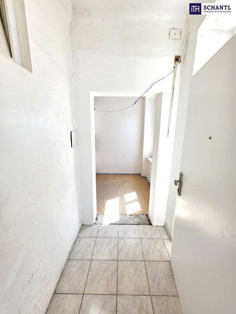 Selbst gestalten! Altbauwohnung mit Renovierungsbedarf in der schönen Hasnerstraße! Perfekte Infrastruktur und Anbindung + Ruhige Fahrradstraße + Balkonanbau möglich! Jetzt zugreifen! - Mehr