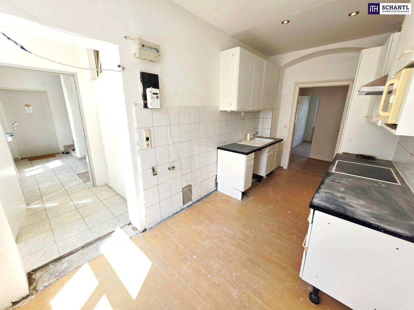Selbst gestalten! Altbauwohnung mit Renovierungsbedarf in der schönen Hasnerstraße! Perfekte Infrastruktur und Anbindung + Ruhige Fahrradstraße + Balkonanbau möglich! Jetzt zugreifen! - Ansicht 2