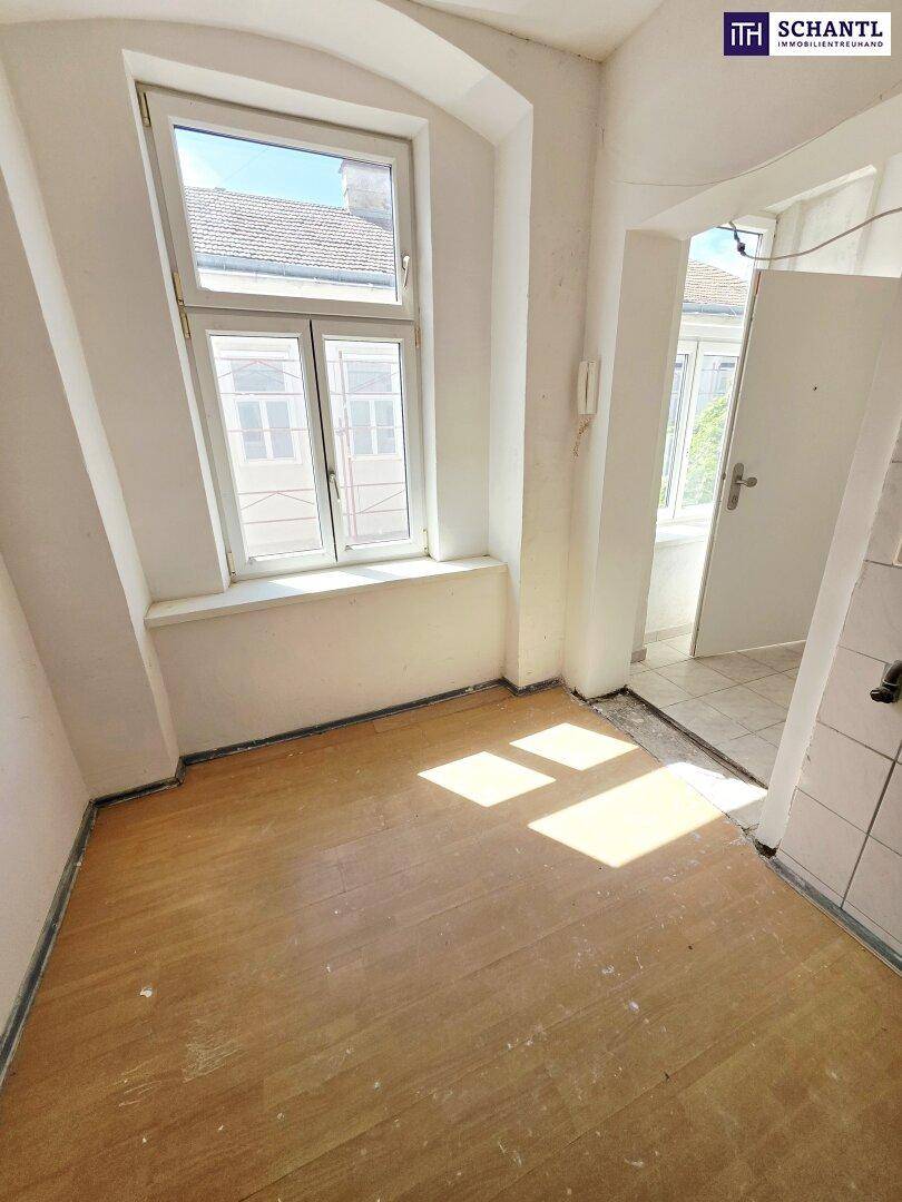 Selbst gestalten! Altbauwohnung mit Renovierungsbedarf in der schönen Hasnerstraße! Perfekte Infrastruktur und Anbindung + Ruhige Fahrradstraße + Balkonanbau möglich! Jetzt zugreifen! - Ansicht 4