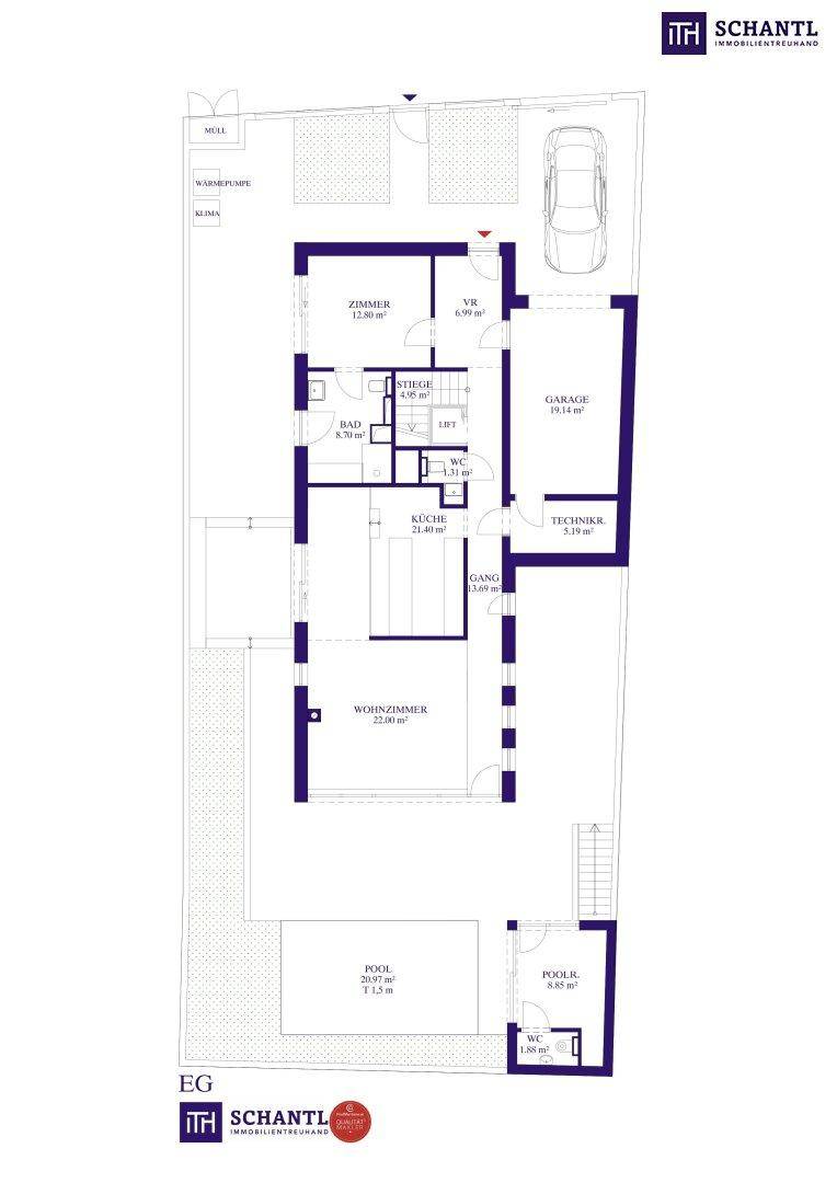 Grundriss des Erdgeschosses mit Wohnzimmer, Küche, Garage und Poolbereich.