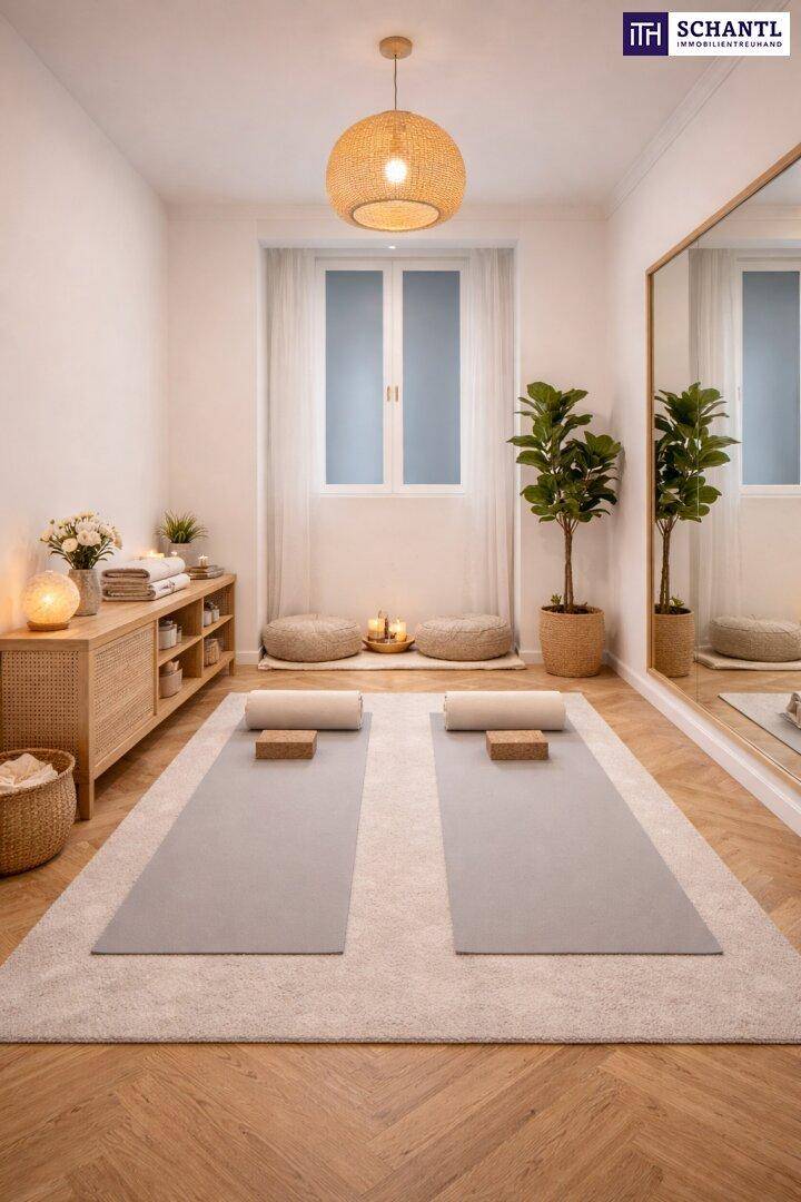Ruhiger Raum für Yoga oder Meditation mit Matten, Pflanzen und einem großen Wandspiegel.