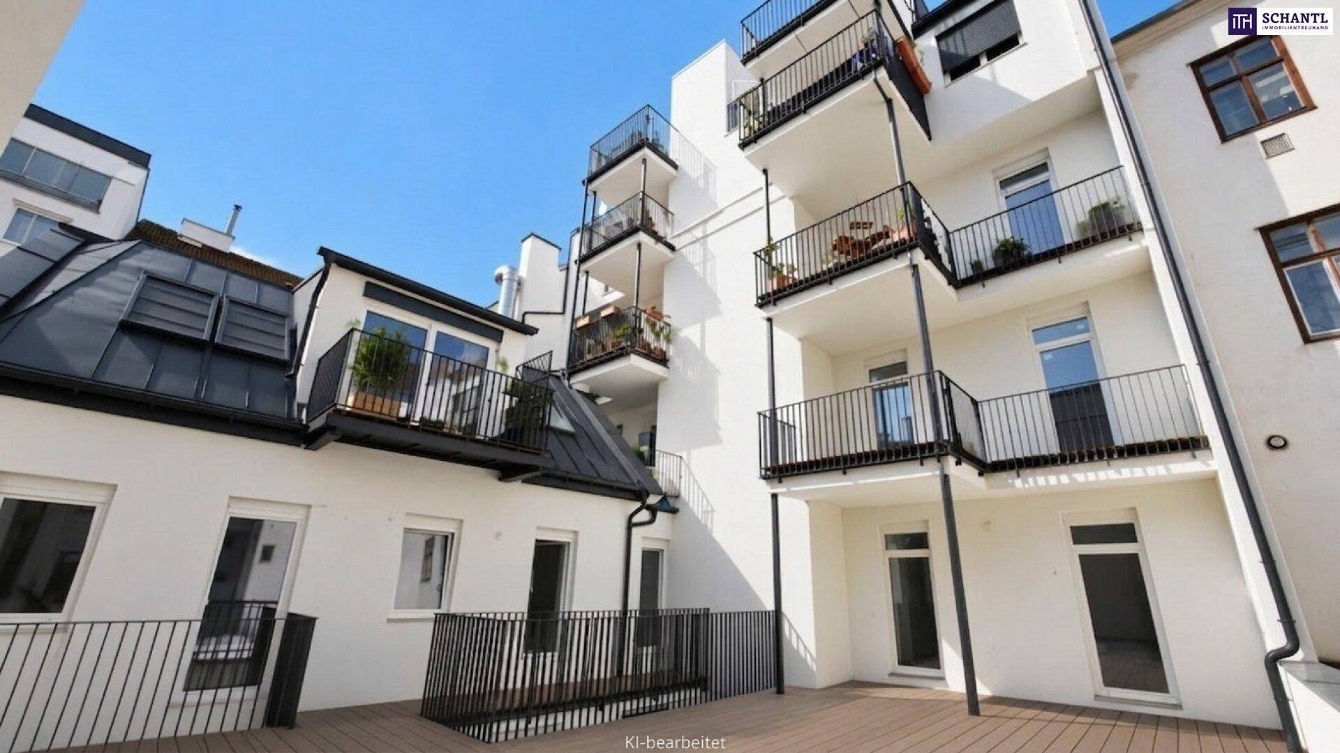 Architektonische Ansicht einer modernen Wohnanlage mit weißer Fassade, zahlreichen Balkonen und einer großzügigen Holzterrasse.