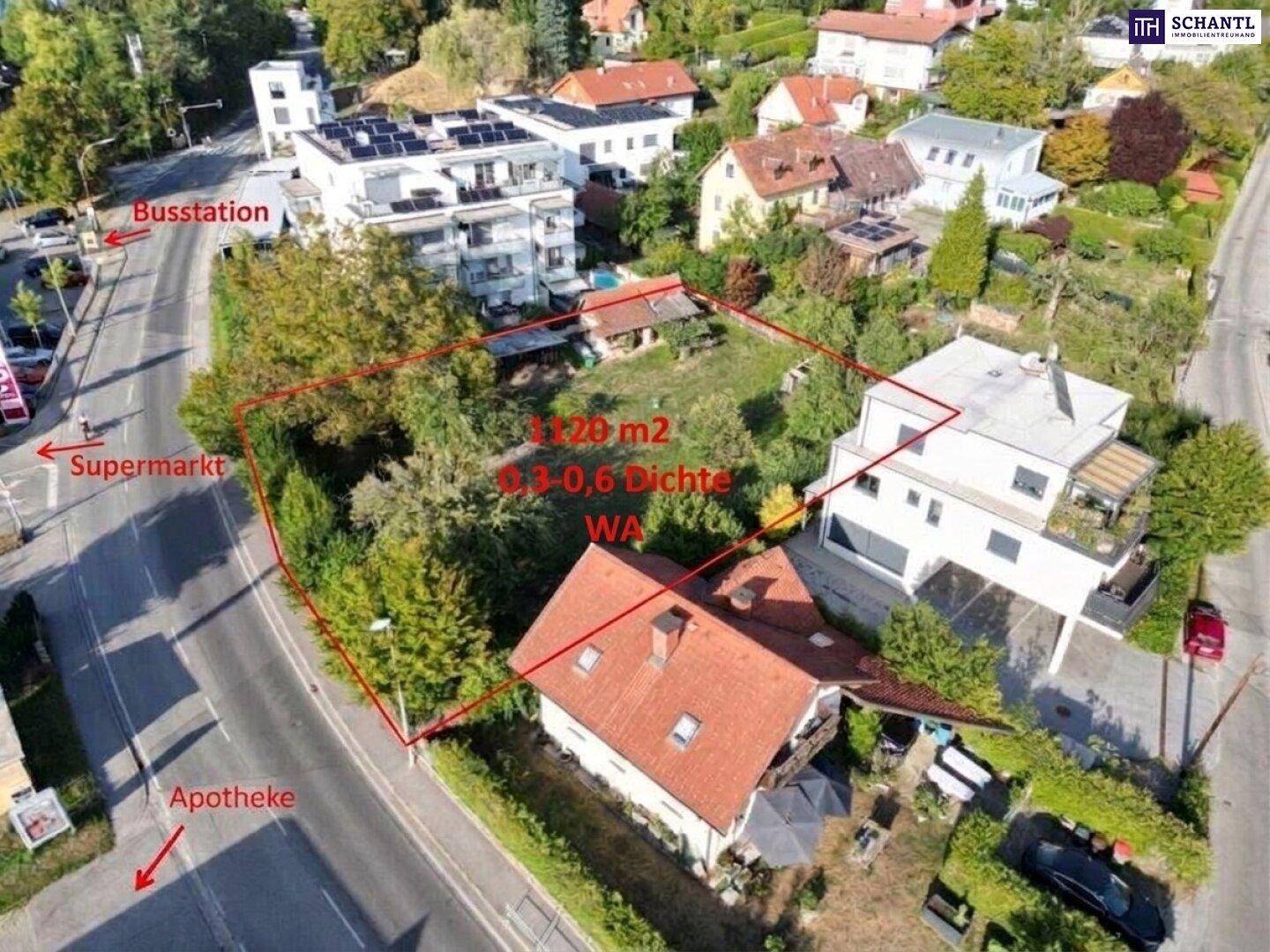 Luftaufnahme eines Grundstücks mit Markierungen für die Fläche und nahegelegene Infrastruktur.