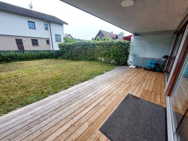 Terrasse mit neuem Lärchenholzrost
