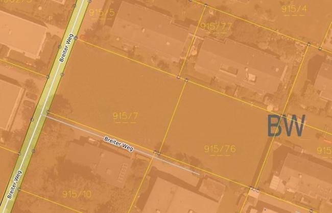 Katasterplan mit markiertem Grundstück, angrenzenden Parzellen und dem Verlauf der Straße Breiter Weg.