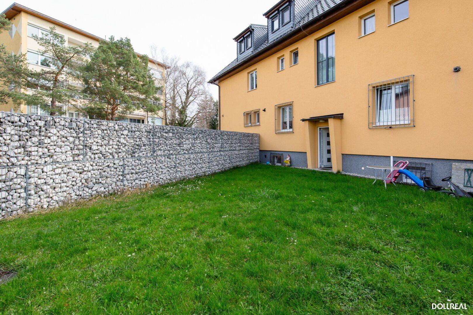 zur Wohnung gehörende Garten-Teilfläche mit direktem Hauszugang