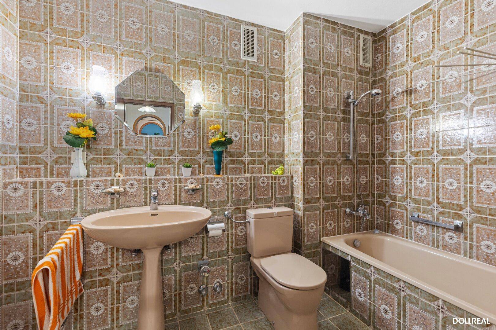 Bad 2: WC & Badewanne