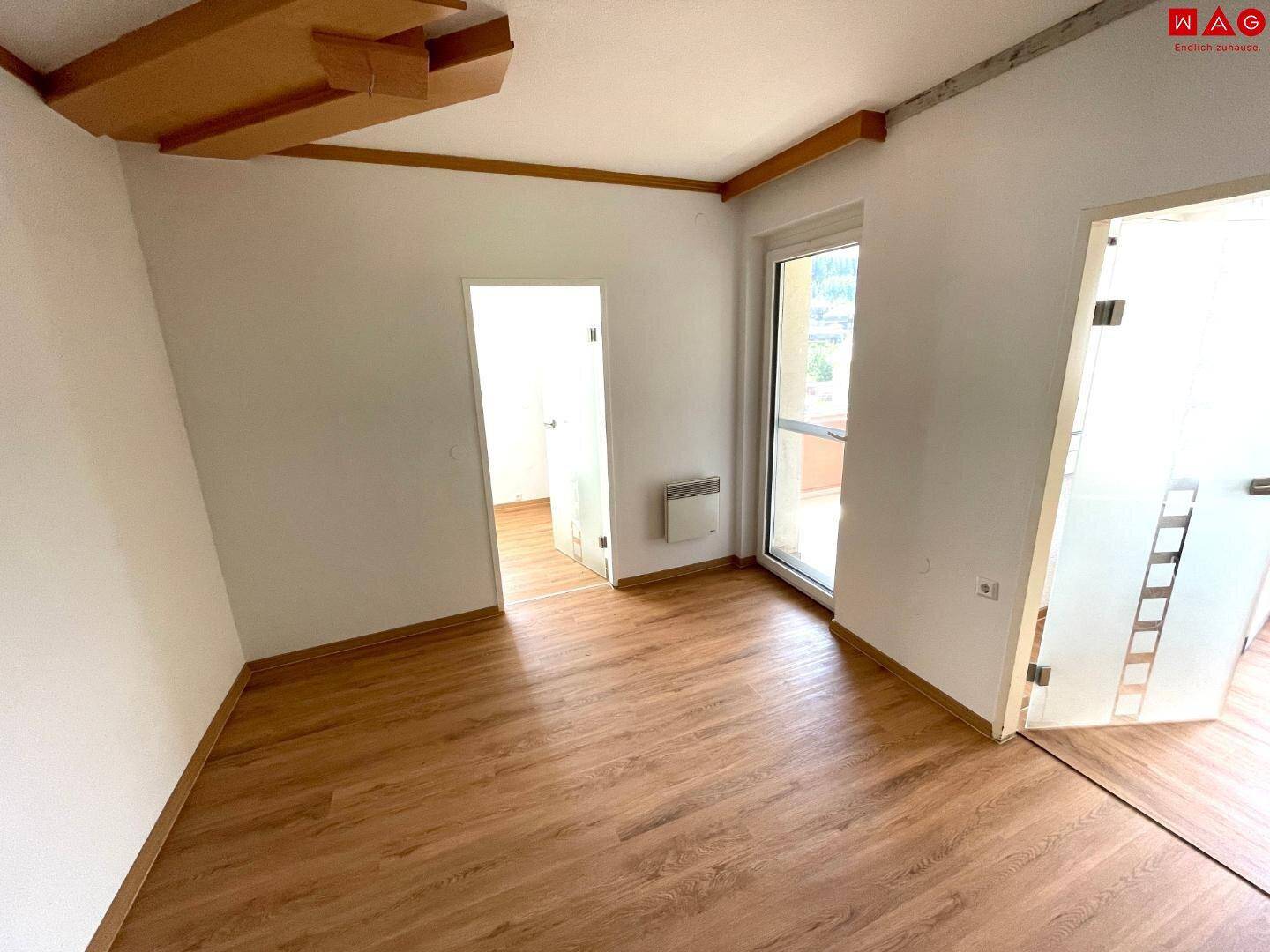 Essbereich Richtung Küche Loggia und Wohnzimmer