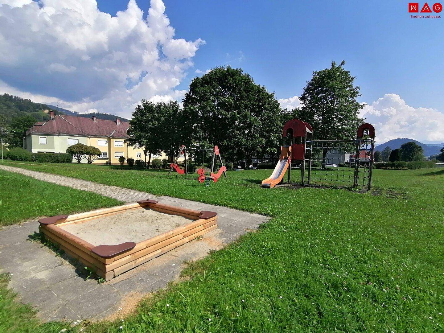 Spielplatz/Grünanlage