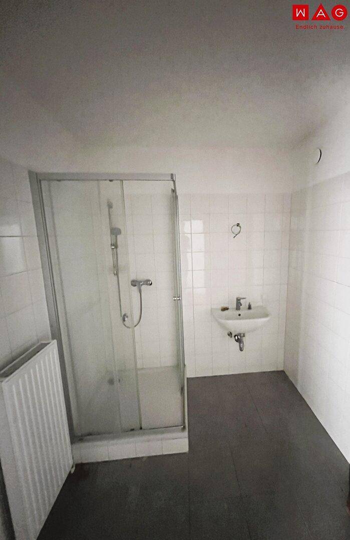 Badezimmer mit Dusche