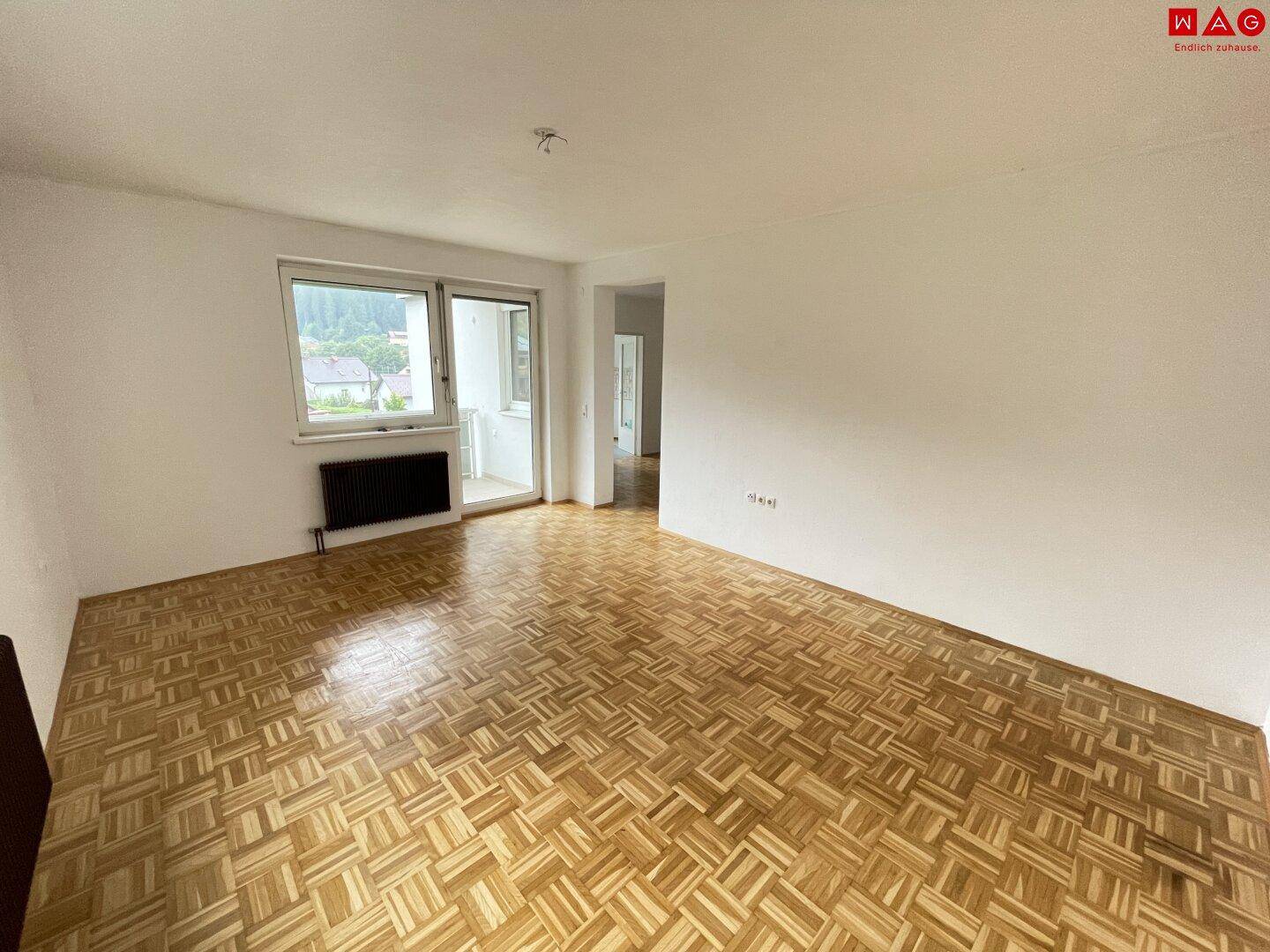 Wohnzimmer Blick Richtung Balkon