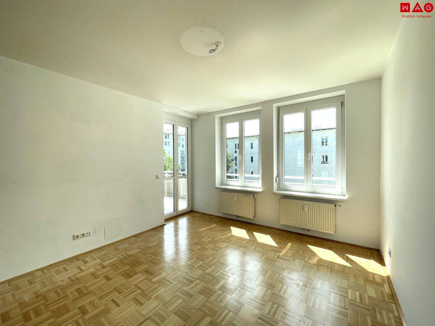 Wohnzimmer Blick Richtung Balkon