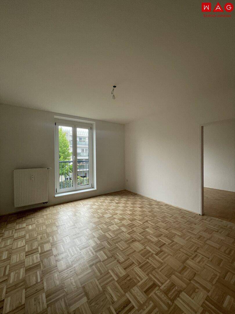 Wohnzimmer Blick zum Schlafzimmereingang