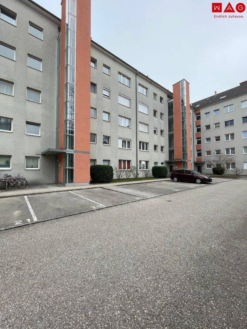 Außenanlage/Parkplätze