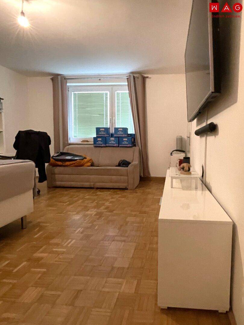 Wohn- und Schlafzimmer