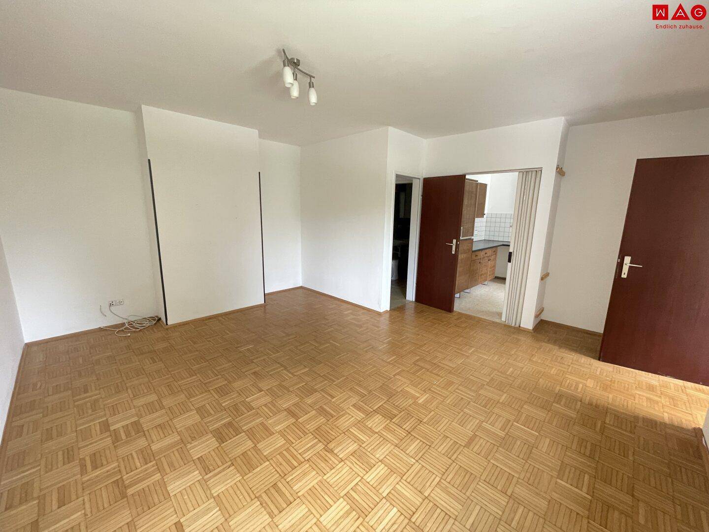 Wohn-Schlafzimmer Bild 1