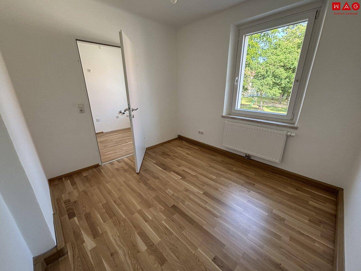 Kinderzimmer od. Arbeitszimmer, Fenster mit Blick ins Grüne