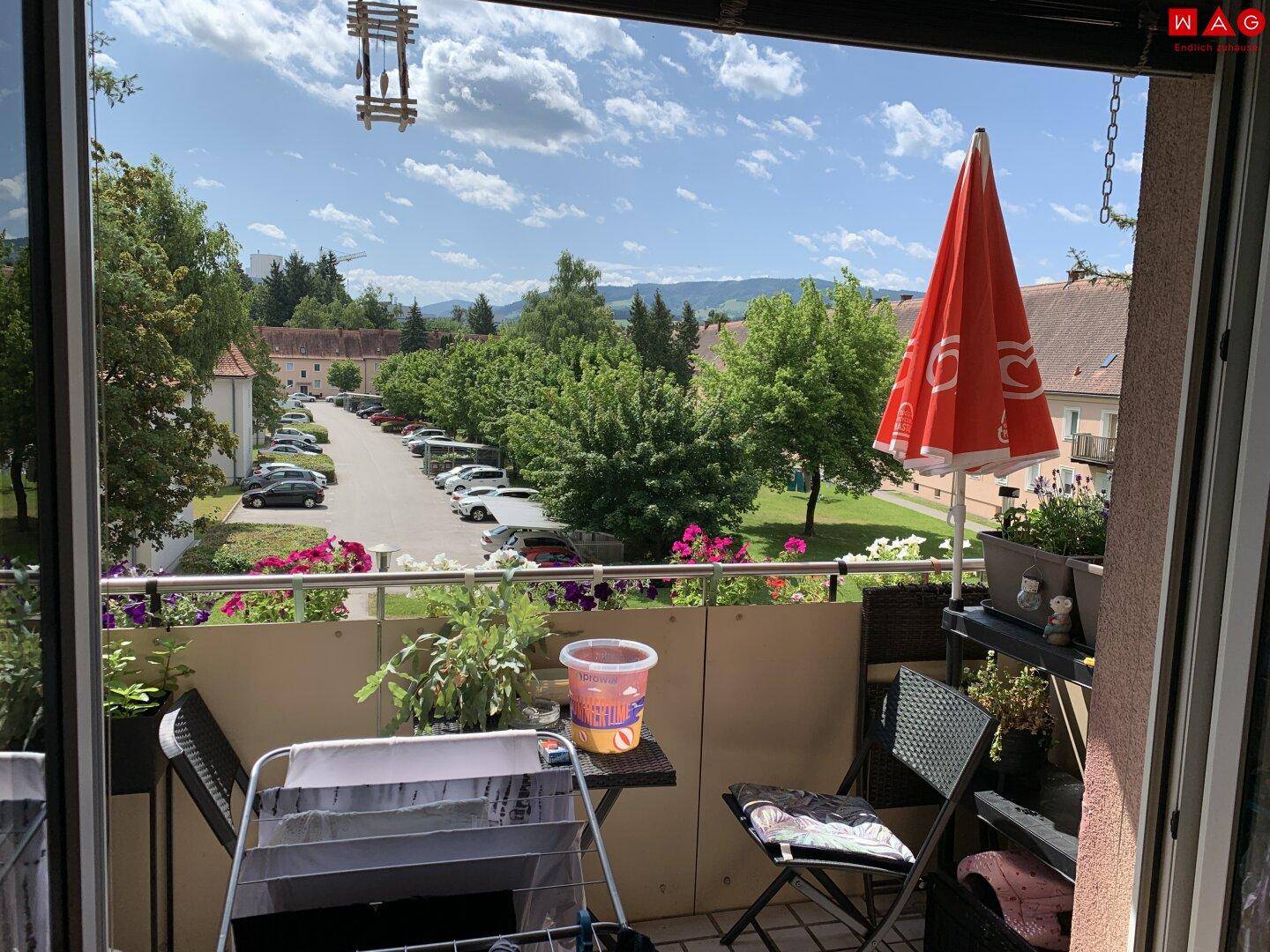 Wagnerstraße 28, Balkon mit Blick ins Grüne.