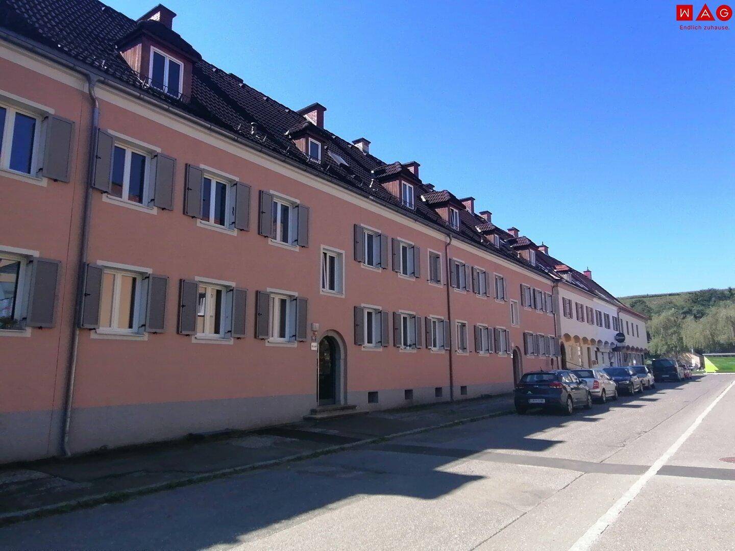 Straßenansicht Hauszugang