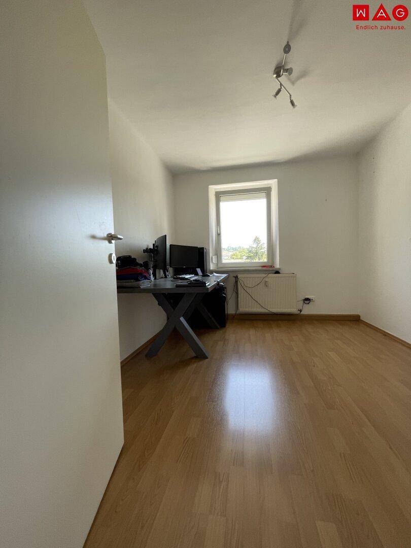 Kinderzimmer/Büro/Ankleidezimmer