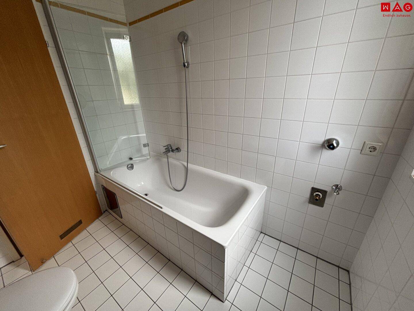 Badezimmer (VOR SANIERUNG)