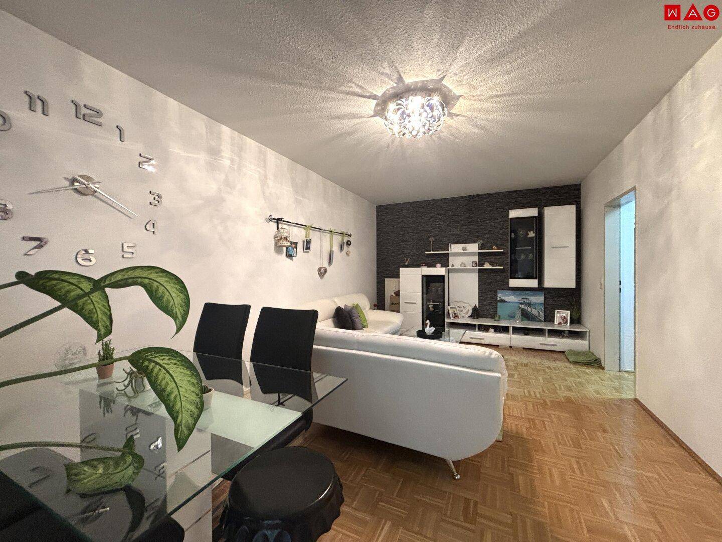 Wohnzimmer/Esszimmer