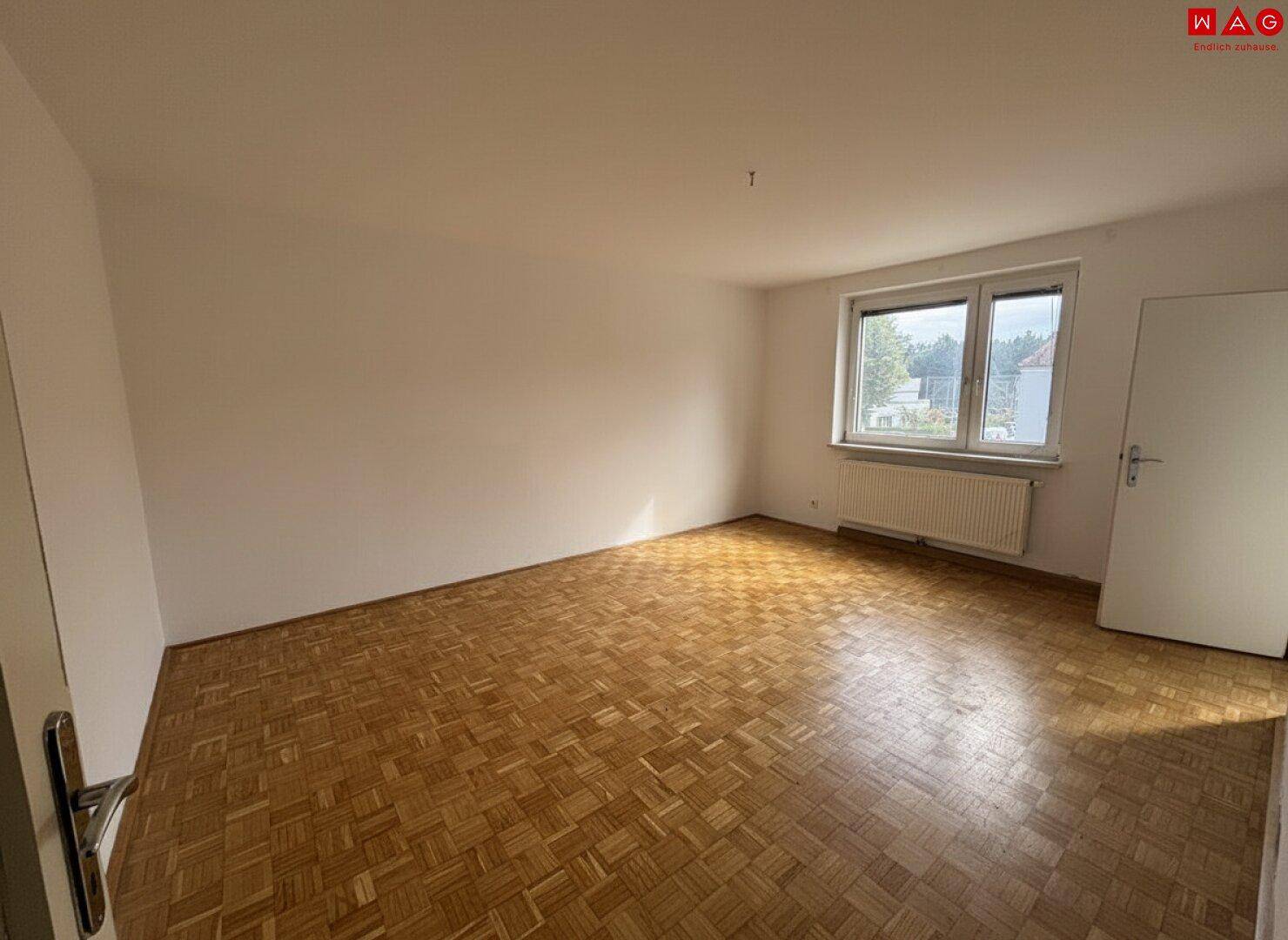 Schlaf- und Wohnzimmer (VOR SANIERUNG)