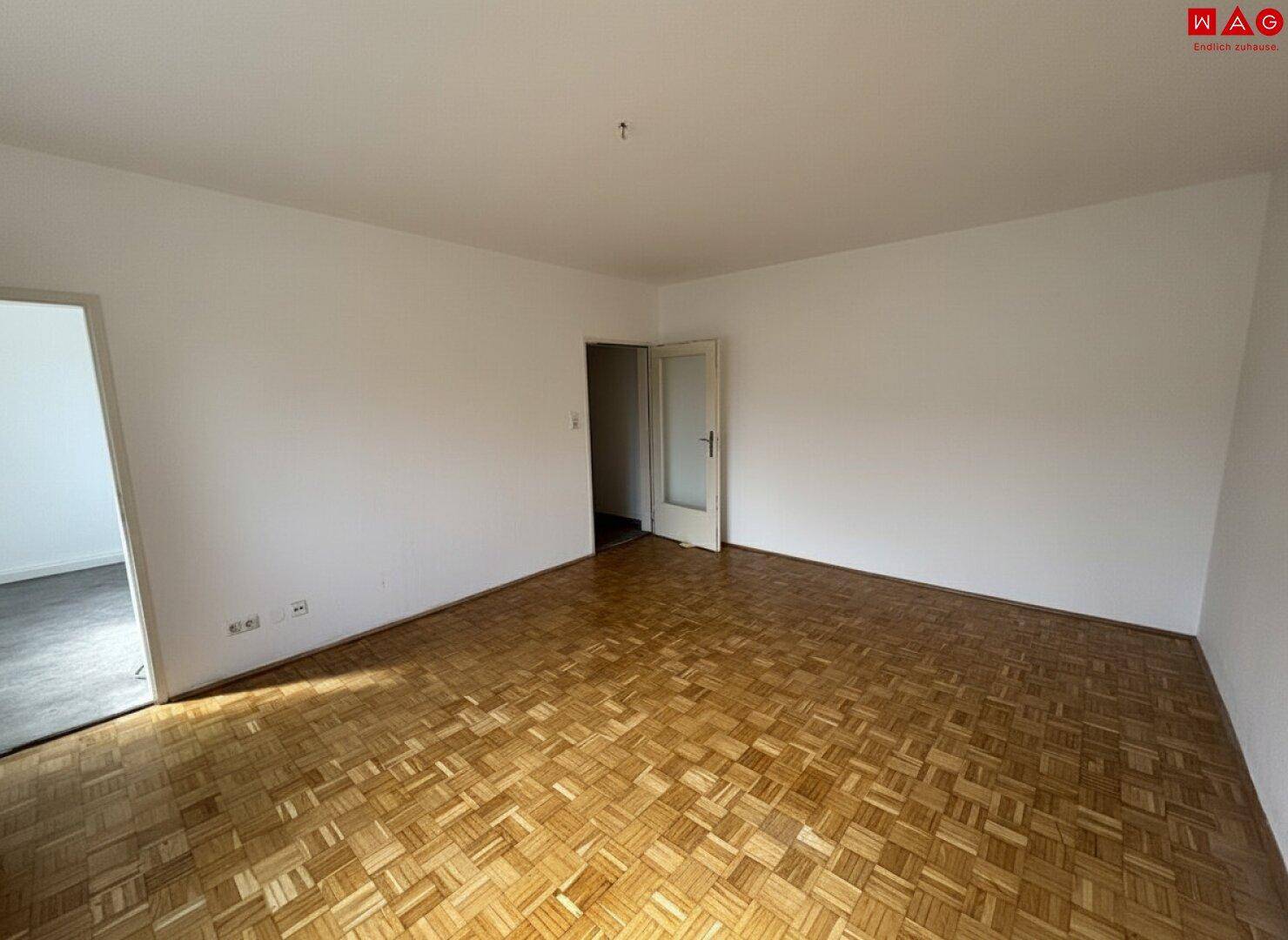 Schlaf- und Wohnzimmer (VOR SANIERUNG)