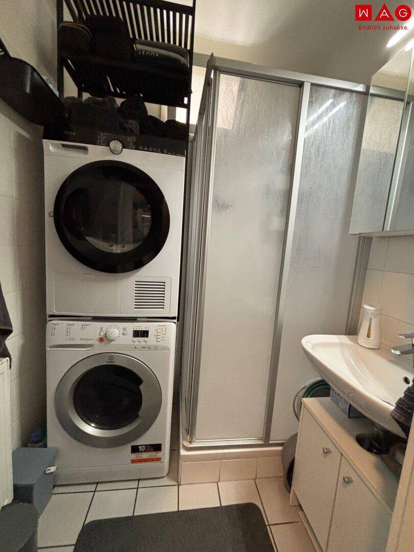 Badezimmer mit Dusche