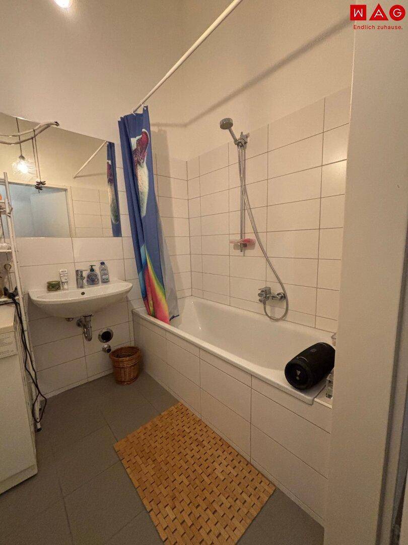 Badezimmer mit Wanne