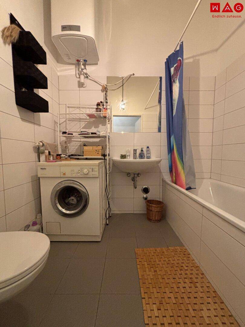 Badezimmer mit Wanne