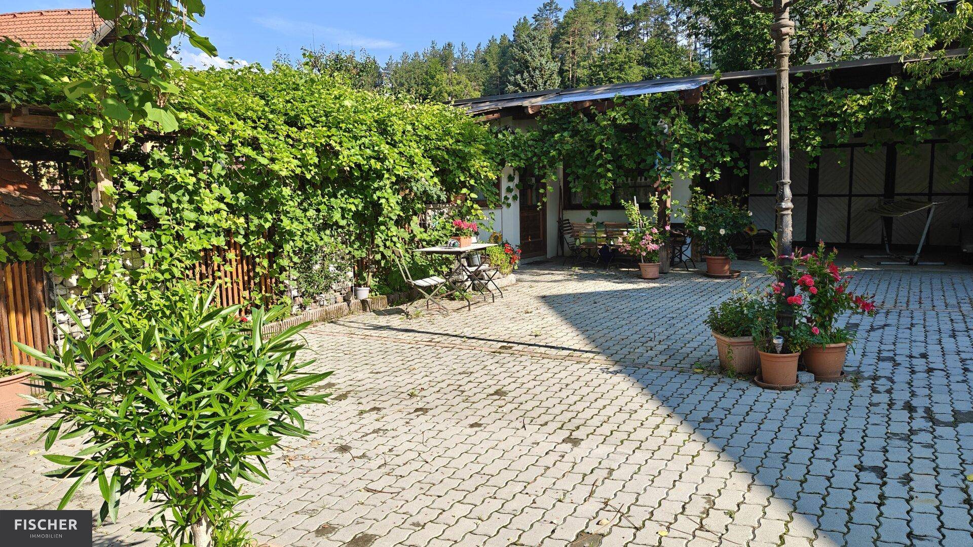 Neuwertiges, großzügiges Wohnhaus in Velden am Wörther See – Wfl: 250m², Terrasse, Kachelofen, Fußbodenheizung - Ansicht 6
