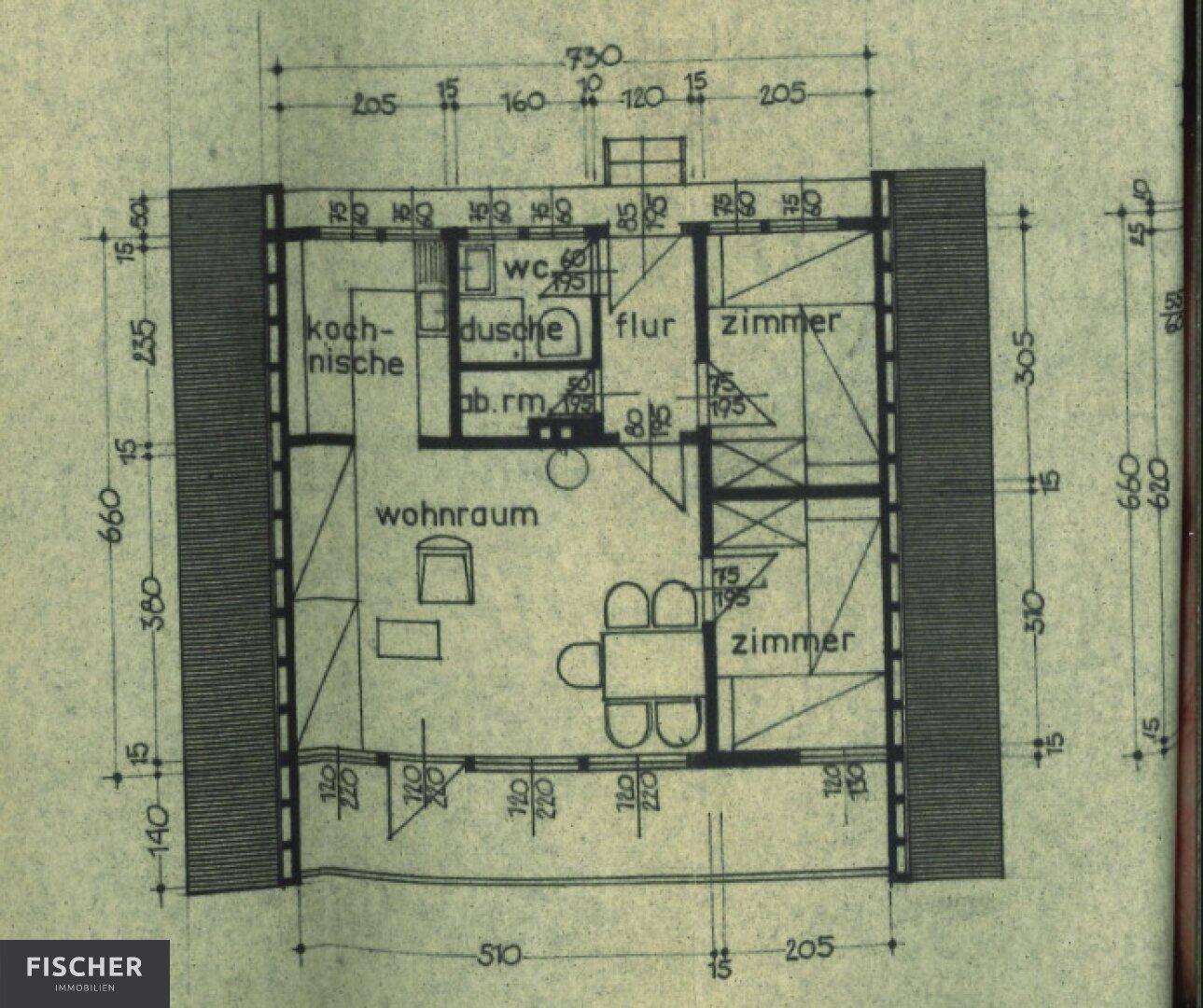 Grundriss eines Hauses mit Wohnraum, Kochnische, zwei Zimmern, Flur, Dusche, WC und Abstellraum.