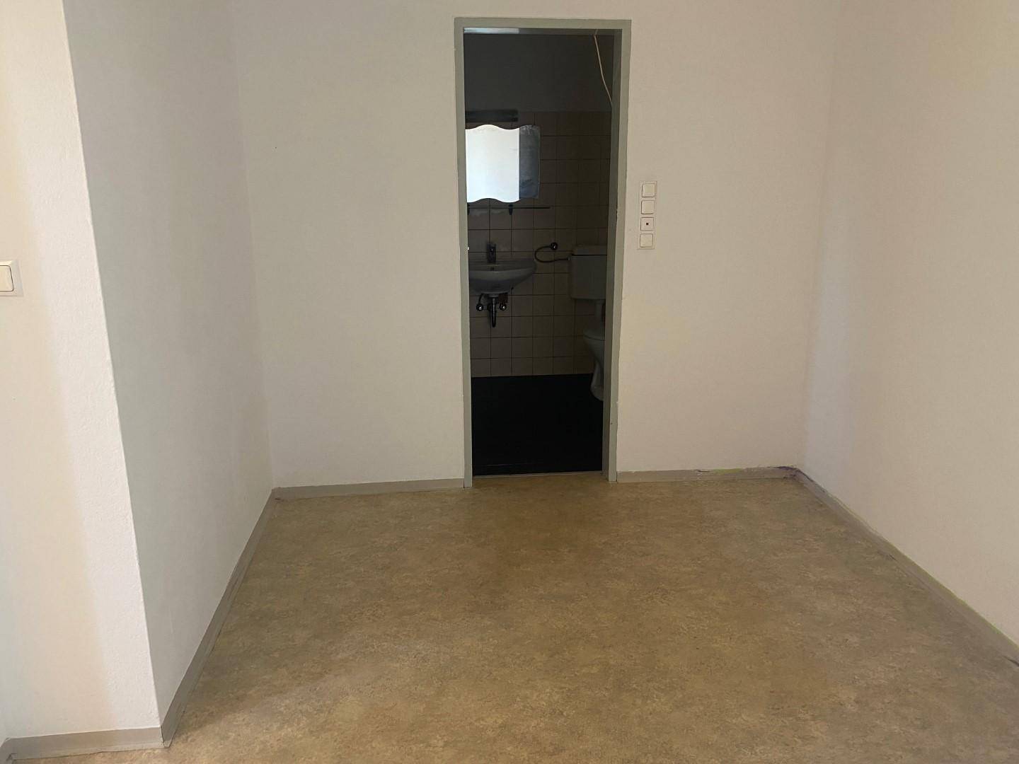 Helle 2-Zimmer-Wohnung mit Küche zu vermieten - Miete - 2 Zimmer - Ansicht 4
