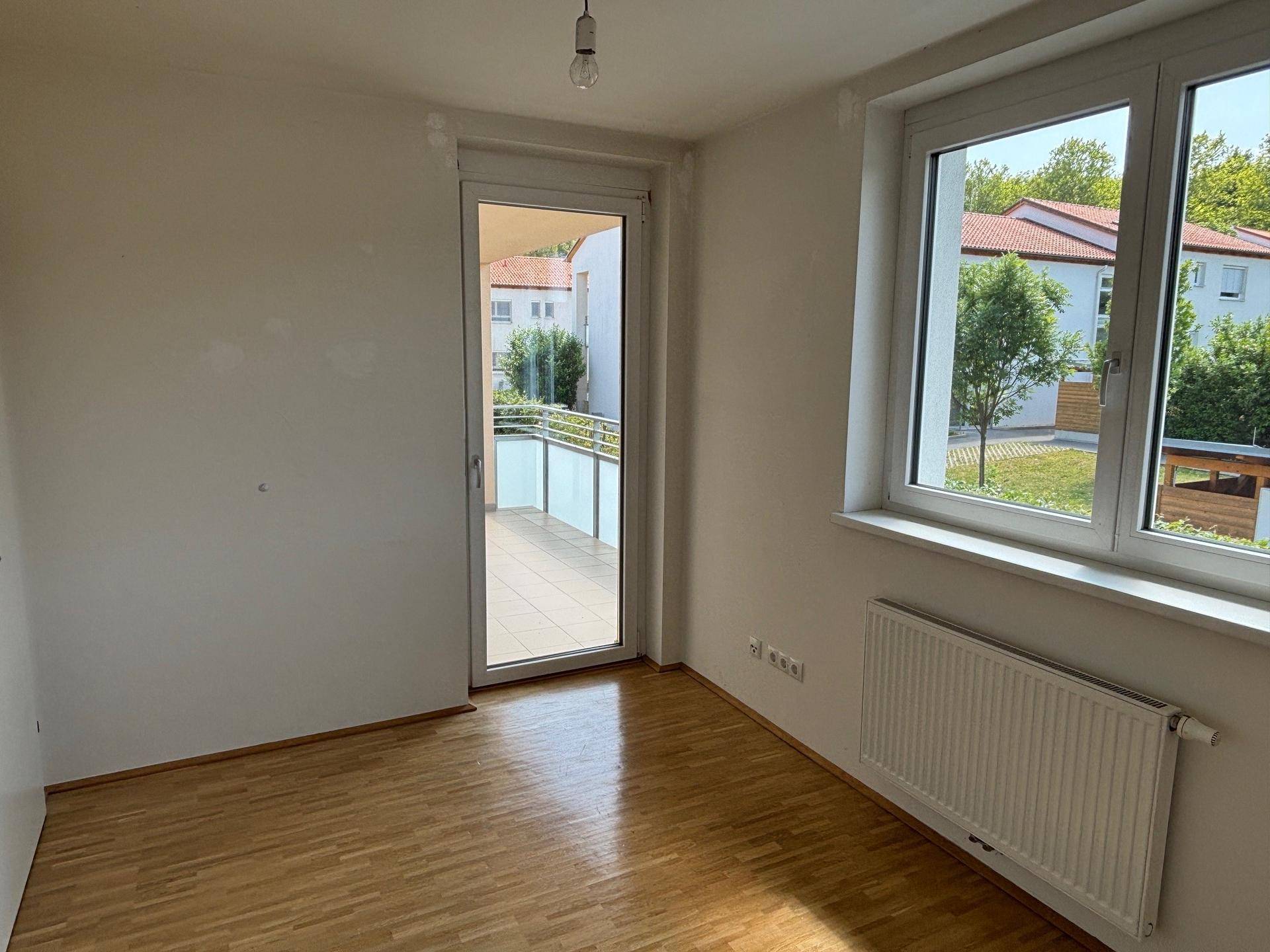 NEUE KÜCHE - 3-Zimmer-Wohnung mit Balkon, Einbauküche inkl. E-Geräte und Tiefgaragenplatz - geförderte Miete ODER geförderte Miete mit Kaufoption - 3 Zimmer - Więcej